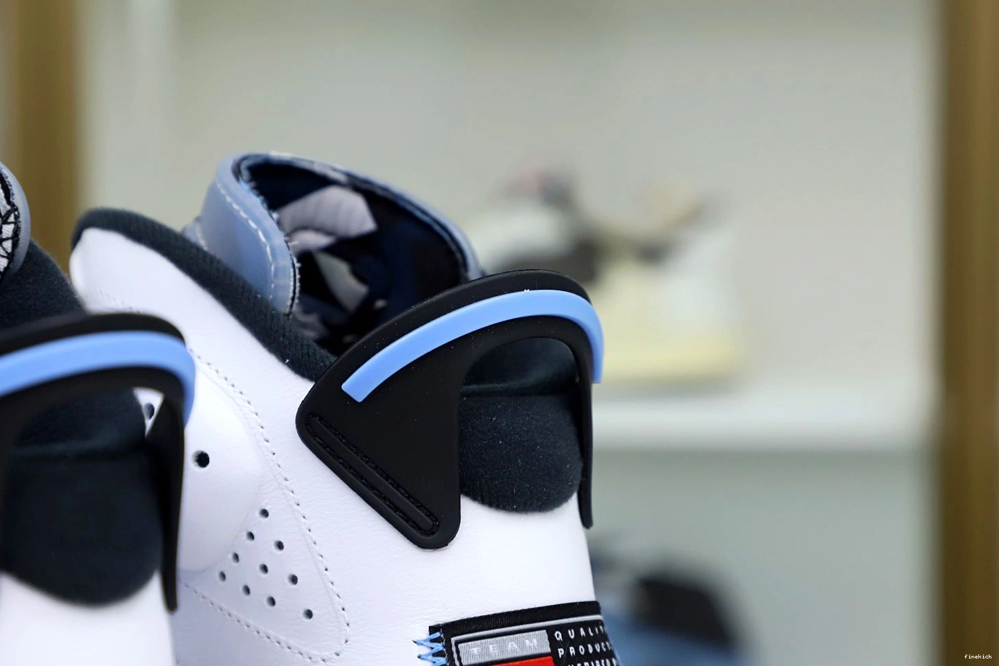 RETRO HOME' AIR 6 JORDAN 'UNC 0825